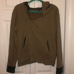 Ptula Sweatshirt - Meg in Army Green